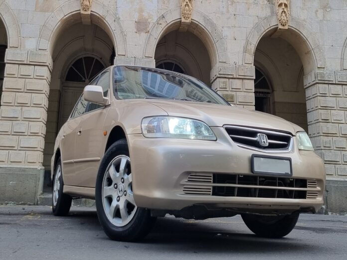 1995-honda-accord-with-only-2187-miles-2