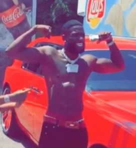 Start forbandelse Shredded Gucci Mane Exposes Mojo as Rat Snitch to His Face in His Own East Atlanta  Hood