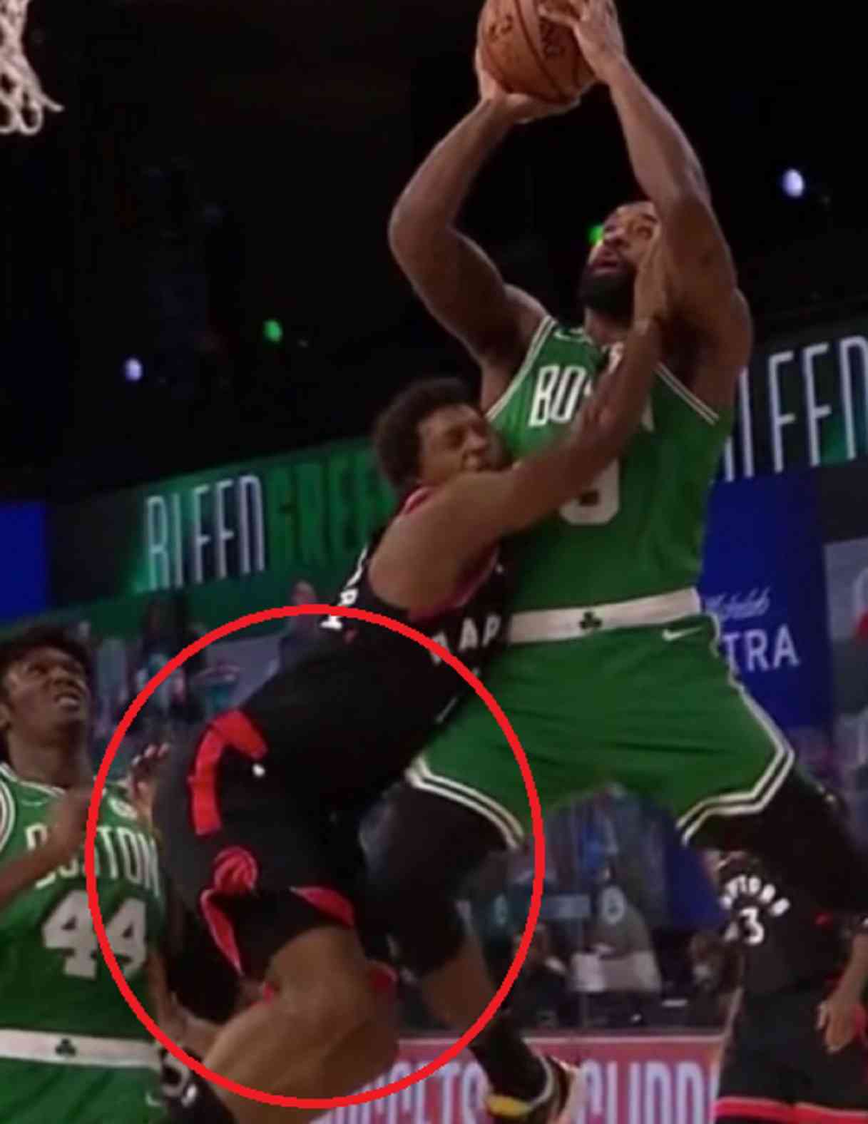 Brad Wanamaker Hits Kyle Lowry Groin with Flying Karate Knee in Game 3 Raptors vs Celtics