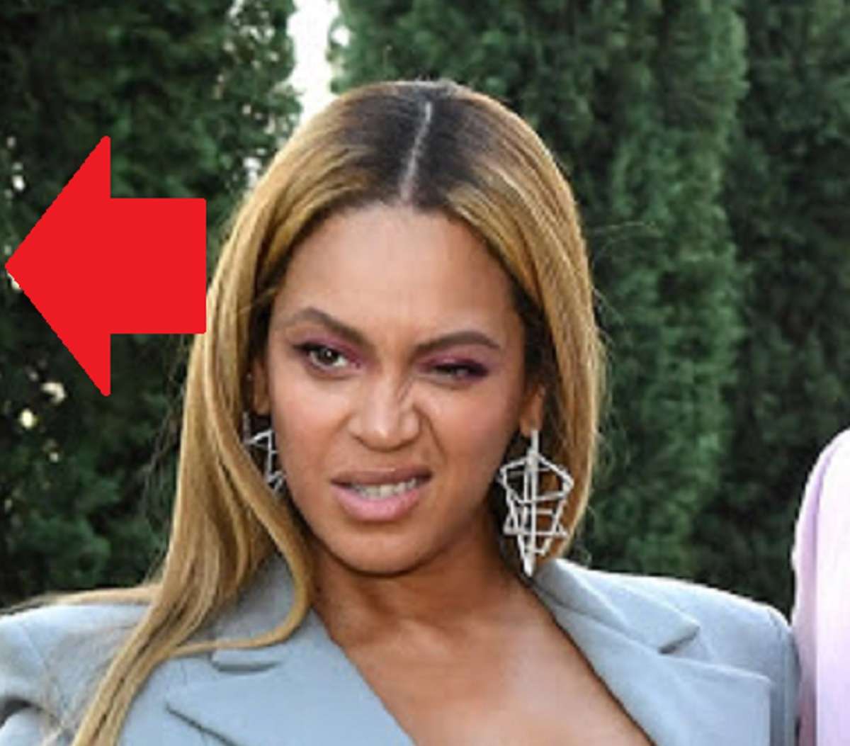 Is Beyoncé a Blood Gang Member? Leaked Photo Sparks Beyonce Blood Gang Member Conspiracy Theories