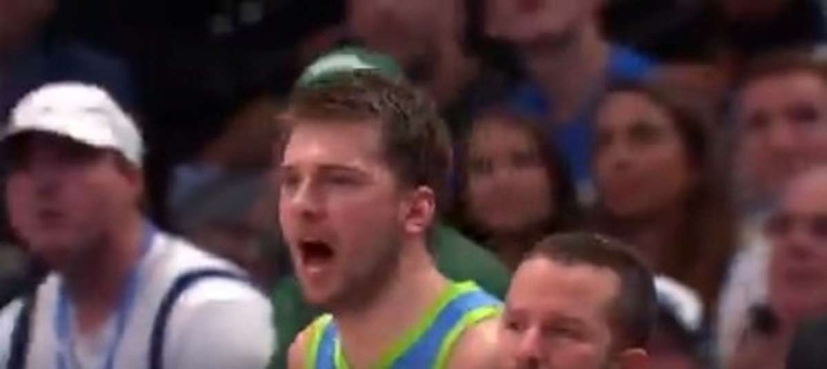 Frustrated Luka Doncic Screams at Referee and almost Fights Him after a Foul Call He Didn't Like