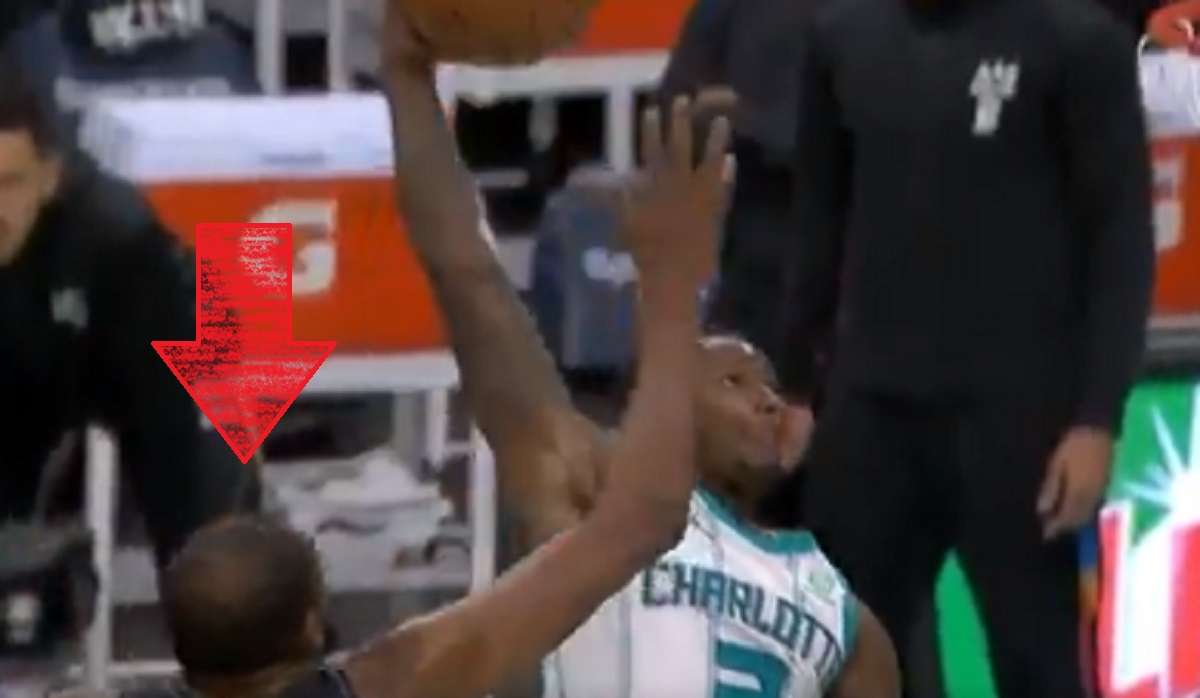 6'1 Terry Rozier Dunks on Kevin Durant and Sends Him Crashing Into The Court Floor