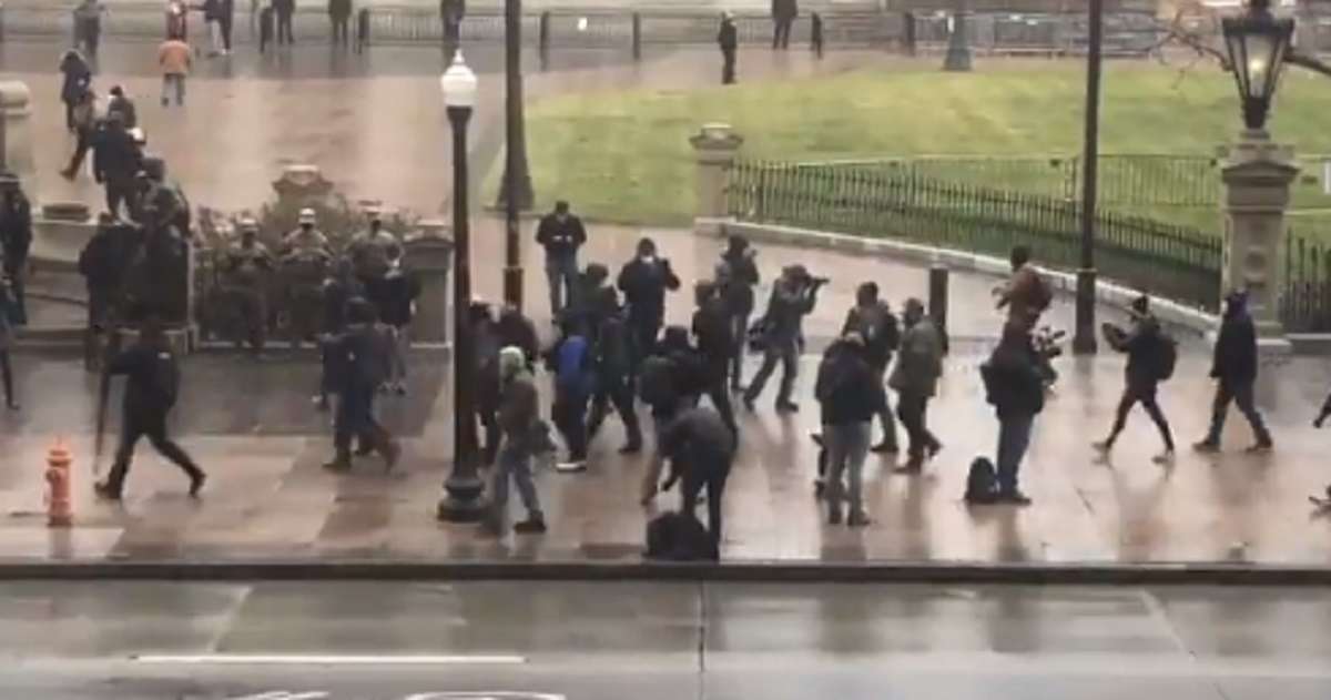 Armed Proud Boys Pull Up on Ohio Statehouse With Guns Causing Panic in Viral Video