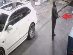 Miami Man Gets His Bentley Bentayga Truck Stolen at Gunpoint in Viral Video