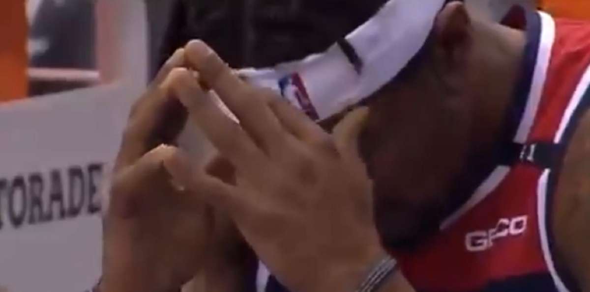 Bradley Beal Praying to God on Wizards Bench During Loss to Rockets Was Tough to Watch But a Good Sign