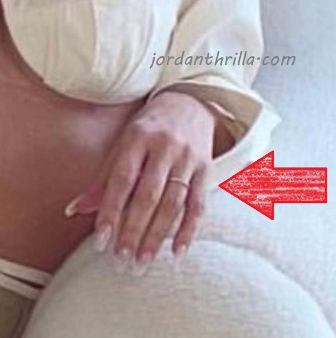 Evidence of Kanye West and Kim Kardashian divorce fake. Kim Kardashian still wearing wedding ring after filing for divorce.