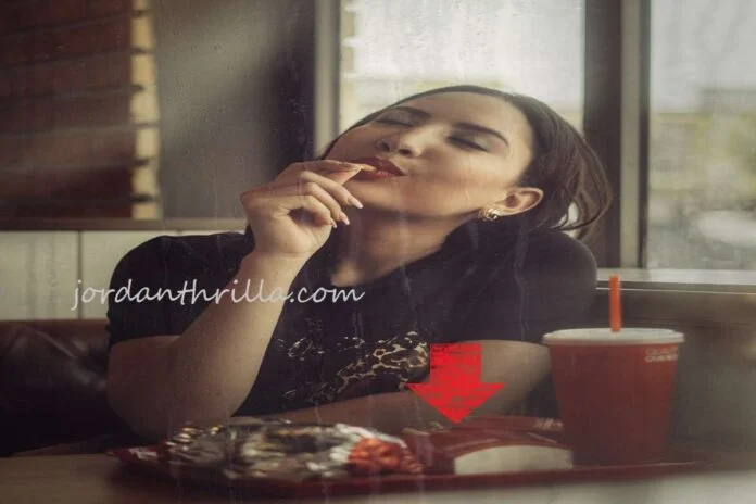 photo-1592669114274-cd1a3be6e215