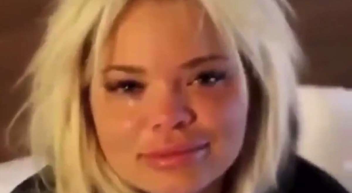 Leaked Video of Trisha Paytas Crying after Having $ex with Jason Nash Because David Dobrik Pranked her in Shower