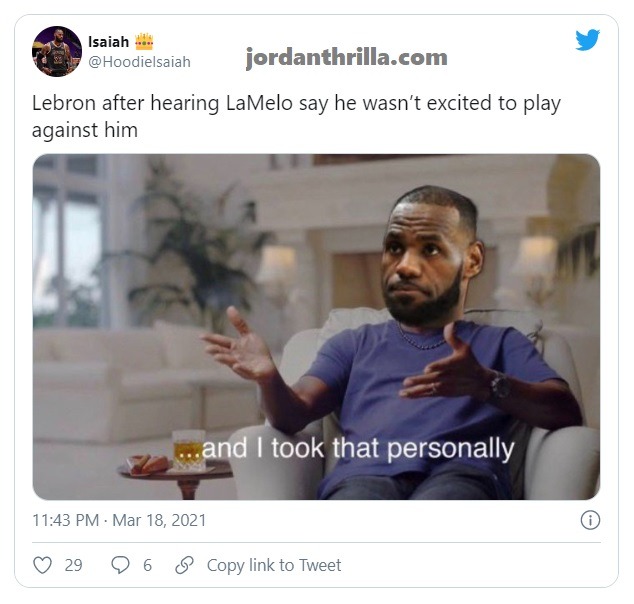 Lebron James Daps Up LaMelo Ball Then Lebron James Dunked On LaMelo Ball While Looking In His Eyes During Lakers vs Hornets