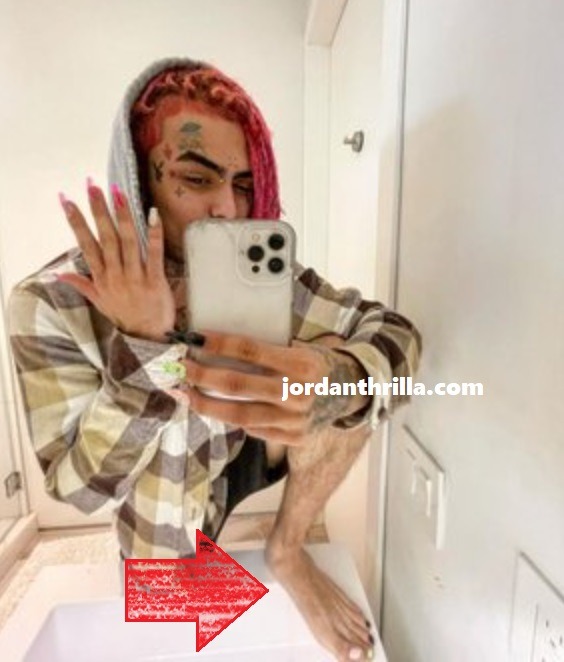 Lil Pump Large Feet Go Viral After Lil Pump's Nails Painted Video