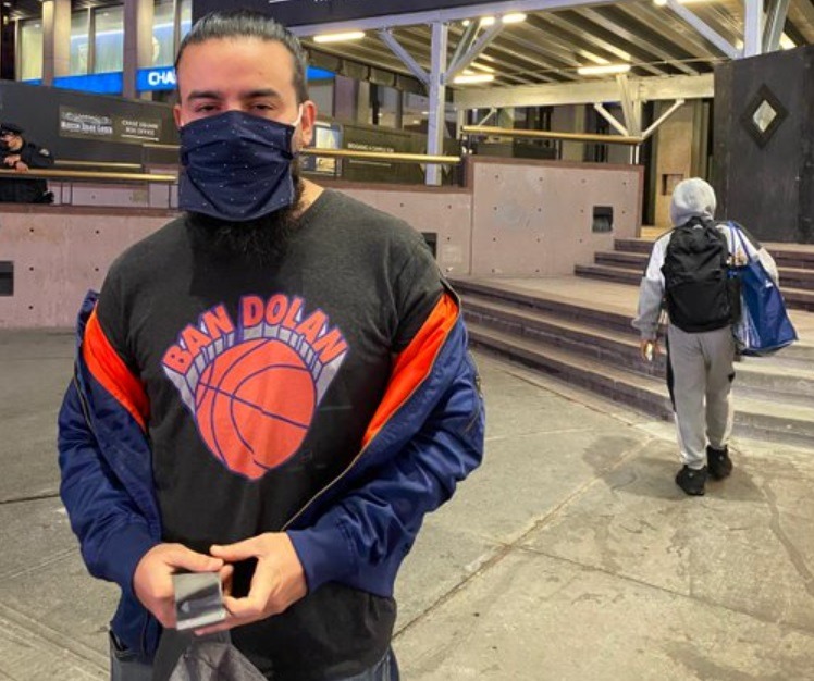 Knicks Fan Wearing an 'Offensive' James Dolan Shirt Gets Kicked Out Madison Square Garden 5 Minutes Into Game. Knicks fan wears "Ban Dolan" shirt gets kicked out arena