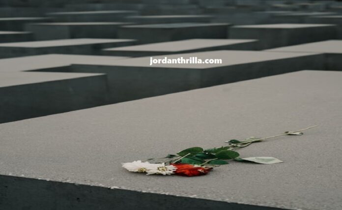 photo-1544028357-0217d56d99cf
