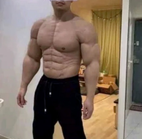 Smitizen Lifelike Muscle Costume That Turns Anyone Into a Bodybuilder Is Going Viral