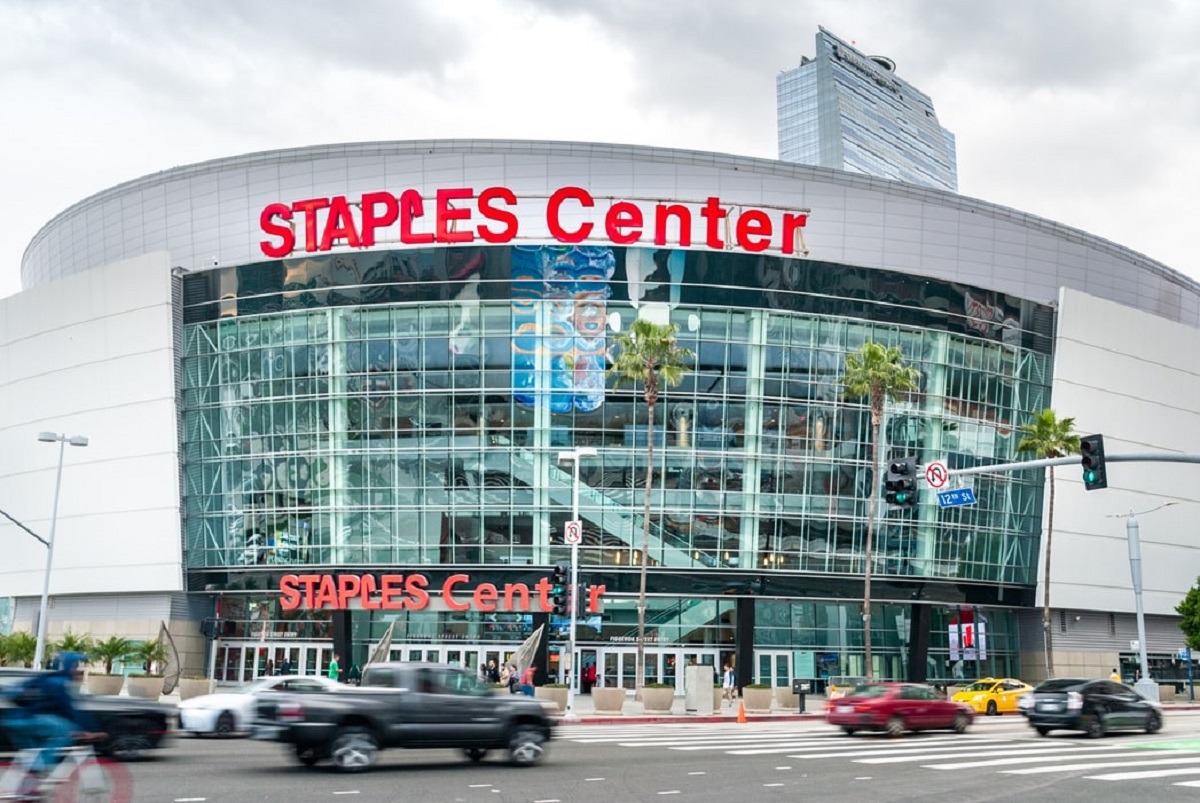 Lakers Ring Championship Ceremony on April 15? Staples Center Announces Lakers and Clippers Fans Are Allowed to Attend Games