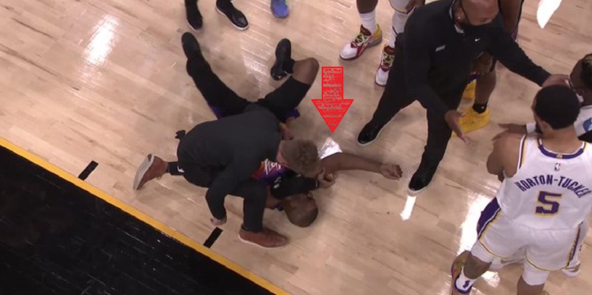 Chris Paul Dislocates Shoulder or Injures Neck and Leaves Game after Colliding With His Own Teammate During Lakers vs Suns Game 1 