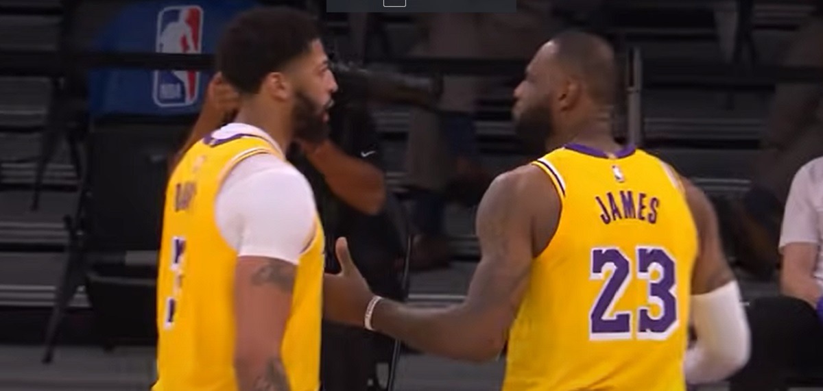 Here is Why Anthony Davis Disrespected Steve Kerr with Laughing Emojis on Twitter