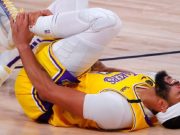Social Media Reacts to Anthony Davis Not Starting Second Half of Game 4 vs Suns Due to Left Groin Strain