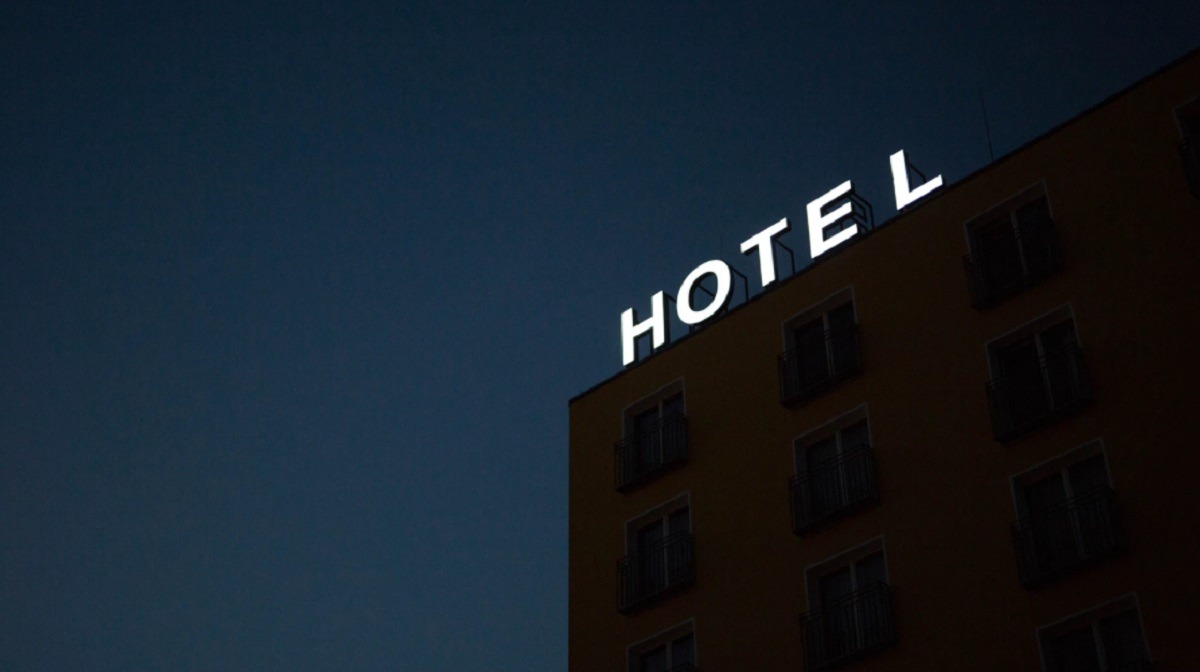 Does This German Hotel Use 3D Carpet To Keep People From Running Away?