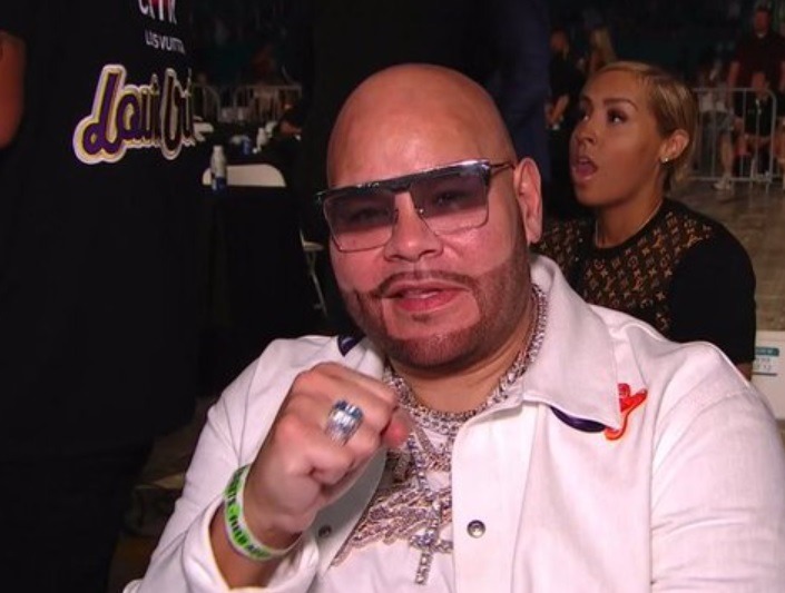 Social Media Reacts to Fat Joe Spray on Beard at the Logan Paul vs Floyd Mayweather Fight. Fat Joe fake beard.