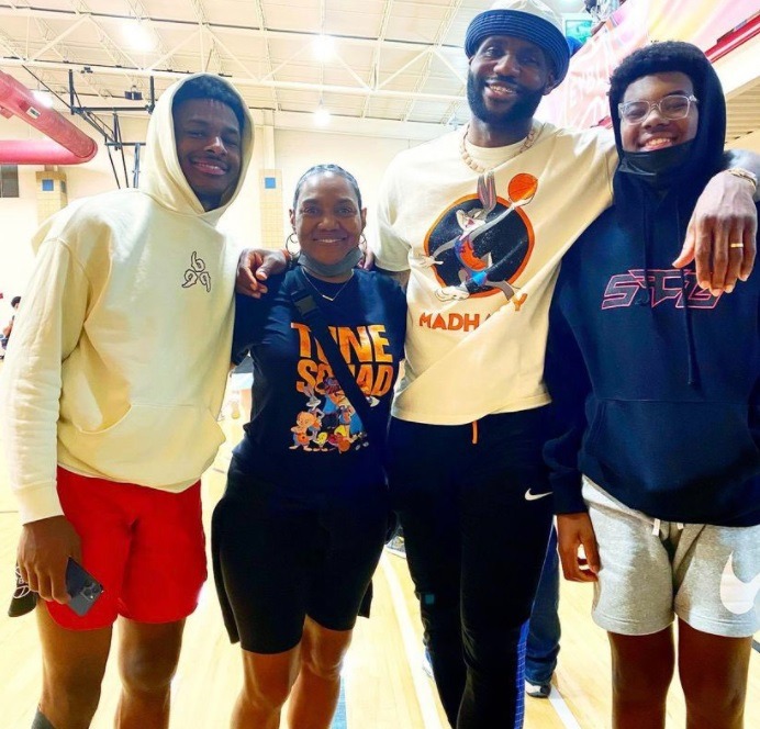 Is Bryce Maximus James Taller Than Bronny James Already? New Photo Has People Shocked at Bryce James' Height
