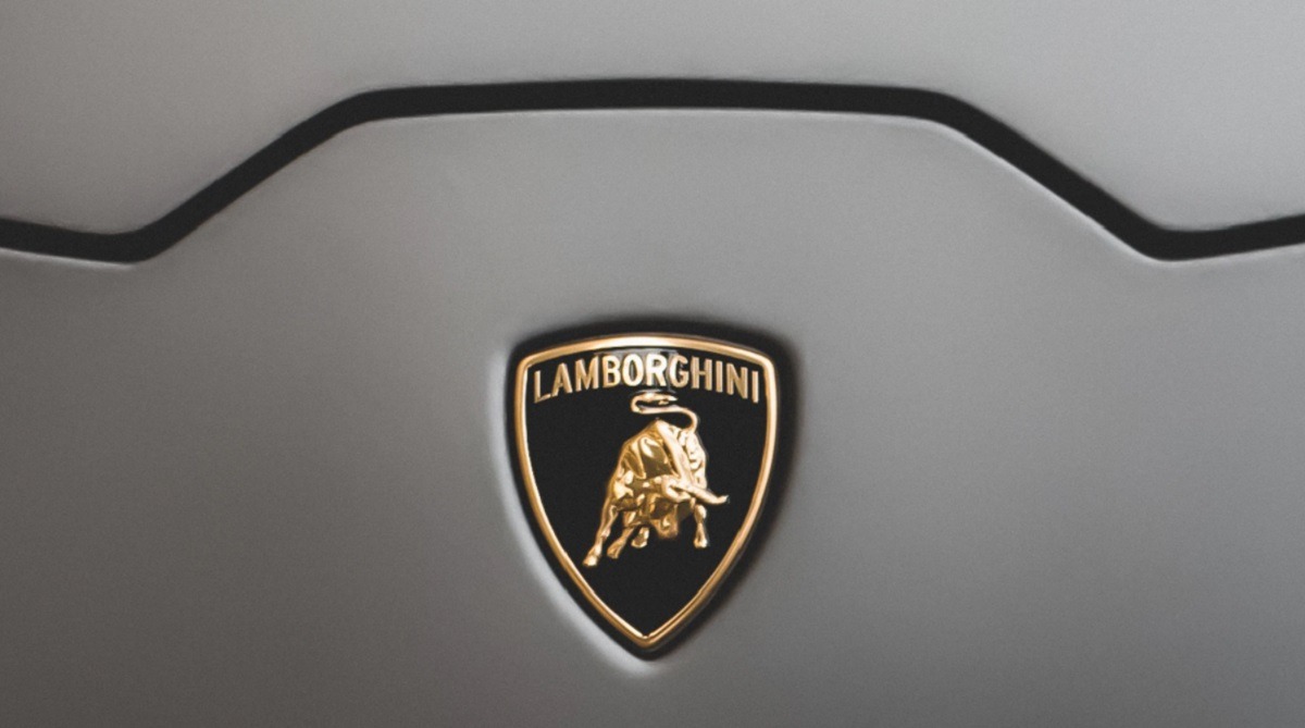 Leaked Pictures of Lamborghini Countach LPi 800-4 Has Car Enthusiasts Salivating