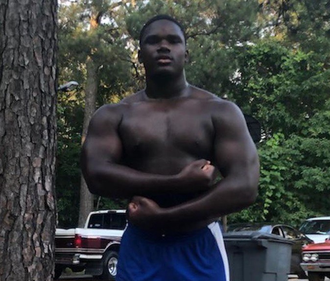 6'5" 260 Pound High School Freshman Football Player Justus Terry Goes Viral after Post Workout Picture