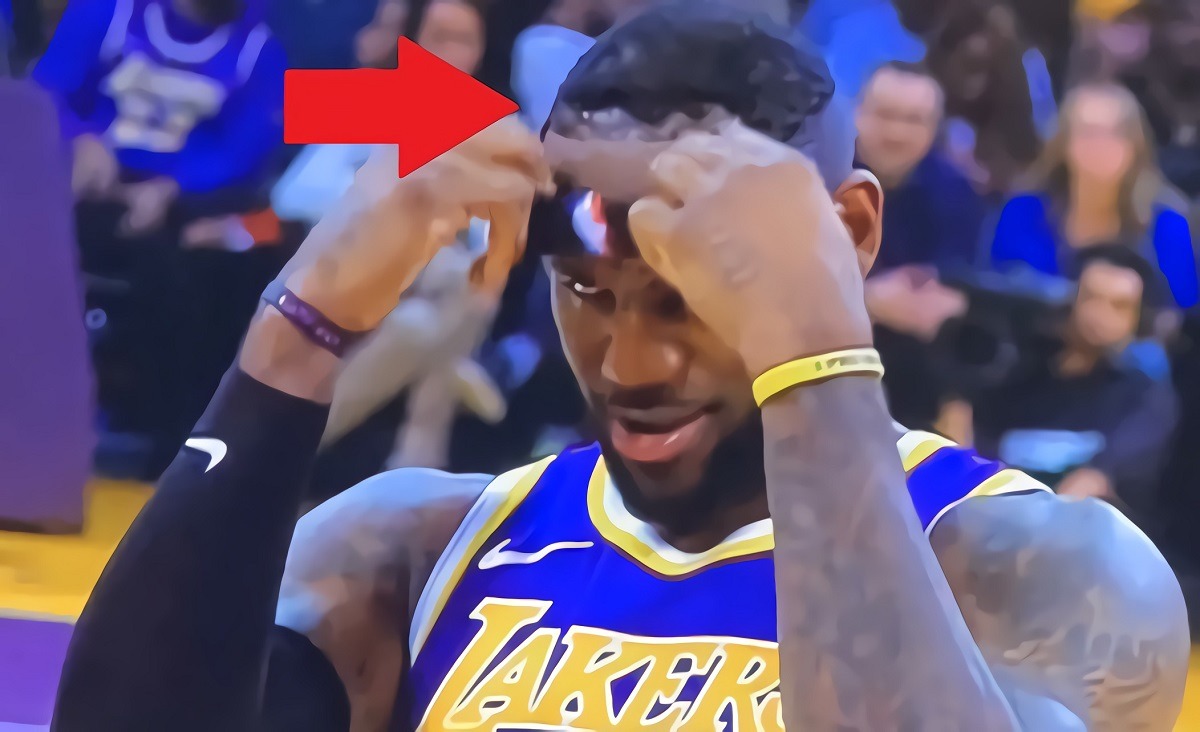 Lebron James' Roblox Hairline in NBA 2k22 Goes Viral. Lebron James hairline in NBA 2k22 pushed back. Lebron James square head in NBA 2k22. Lebron James hair loss in NBA 2k22. Lebron James' forehead in NBA 2k22
