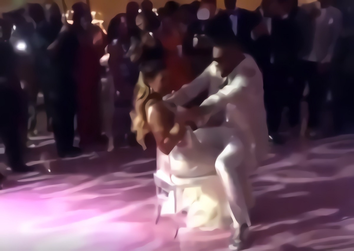 Damian Lillard Giving His Wife Kay'La Hanson a Lap Dance During Their Wedding Goes Viral. Damian Lillard marries girlfriend Kay'La Hanson. Damian Lillard lap dance at wedding.