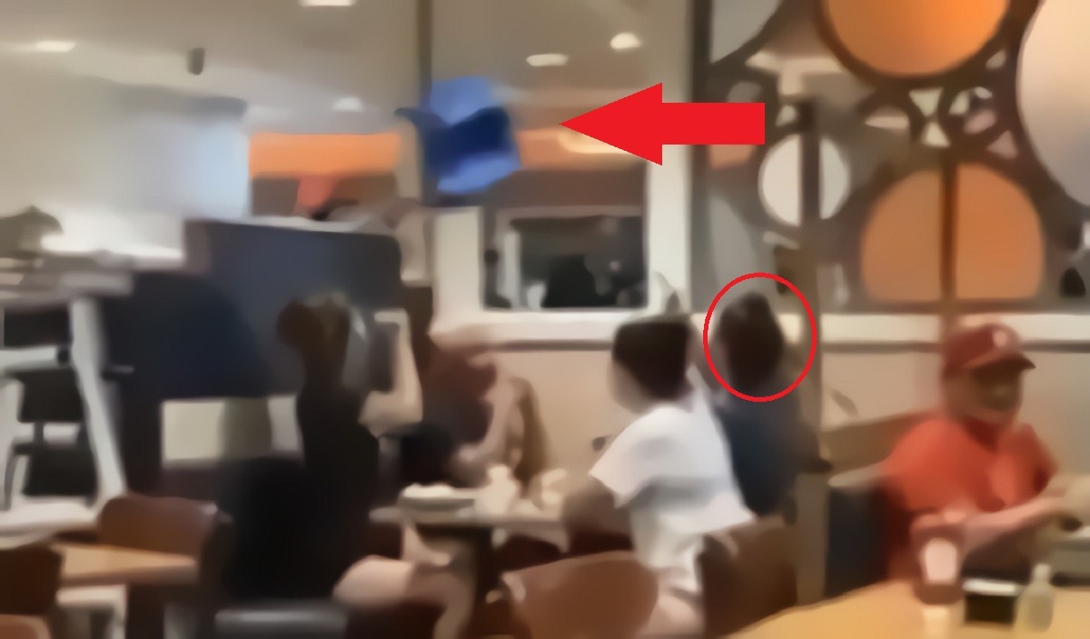 Here is Why an IHOP Customer Threw a Booster Seat at a Woman's Head Starting the Victoria Texas IHOP Fight. Woman throws booster seat Victoria Texas IHOP fight video. Video details of Victoria Texas IHOP Brawl