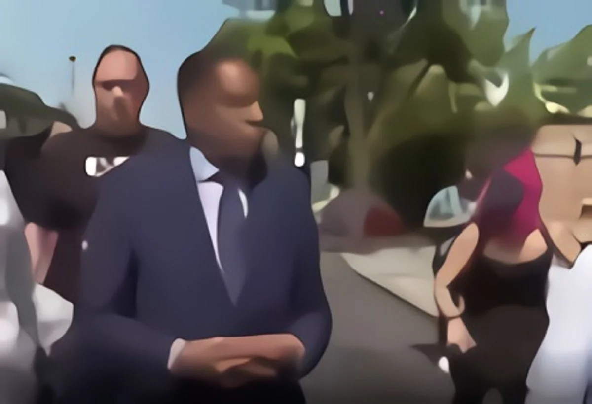 Racist White Woman Wearing Gorilla Mask Attacks Larry Elder With Egg and Punches His Staffers in Venice California