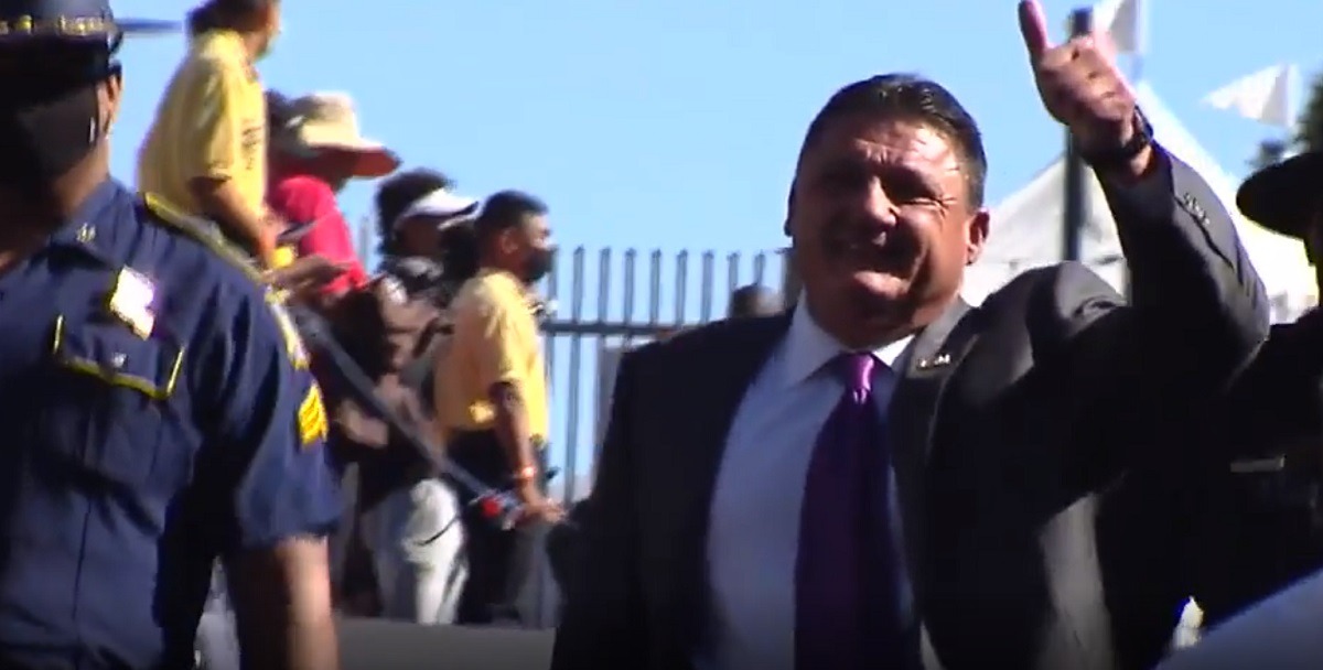 Video of LSU Coach Ed Orgeron 'Sissy Blue Shirt' comment UCLA Fan Heckling Him Goes Viral. Video of LSU Coach Ed Orgeron curses out UCLA fan heckling him