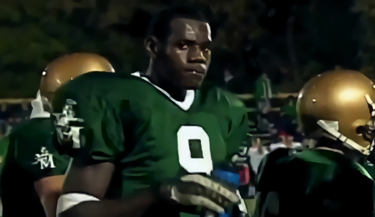 Reactions Lebron James Dissing His High School Quarterback During MNF Eagles vs Cowboys. Lebron James calls out his High school quarterback on Manning-Cast. Video of Lebron James dissing Chris Wooley his high school quarterback on Monday Night Football
