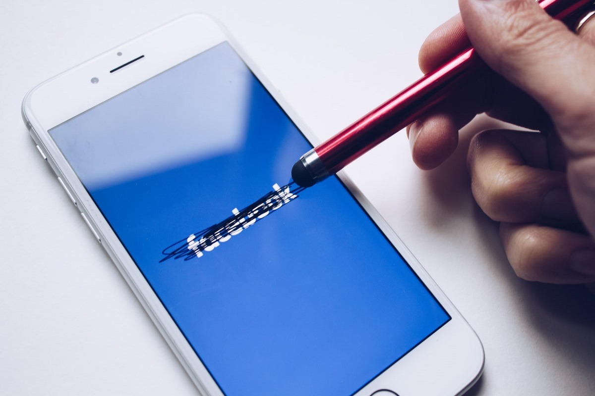 Is Mark Zuckerberg Selling Facebook Website? Facebook Domain Listed for Sale After Whistleblower Frances Haugen Exposed Mark Zuckerberg