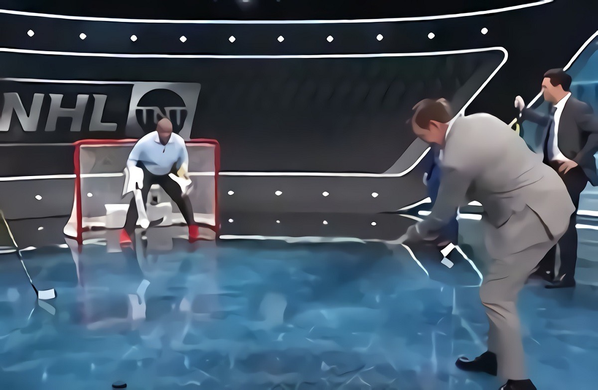 Charles Barkley a Hockey Player Now? Viral Video Shows Charles Barkley Playing Goalie Against Wayne Gretzky
