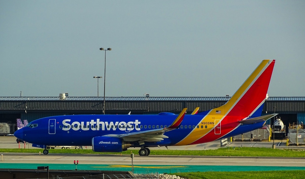 Customers Expose Southwest Airlines Allegedly Lying to Cover Up Pilots on Strike Due to Vaccine Mandate is Causing 800 Flight Cancellations