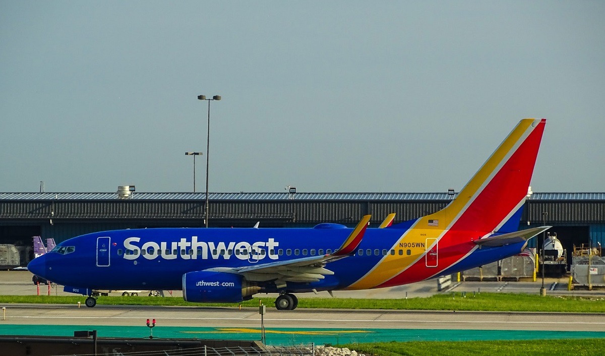 Are Southwest Airlines Pilots on Strike Due to COVID Vaccine Mandate? Twitter User Exposes Southwest Airlines Allegedly Lying About 800 Flight Cancellations. Southwest Airlines vaccine gate Over Details on why over 800 Southwest Airlines flights are cancelled