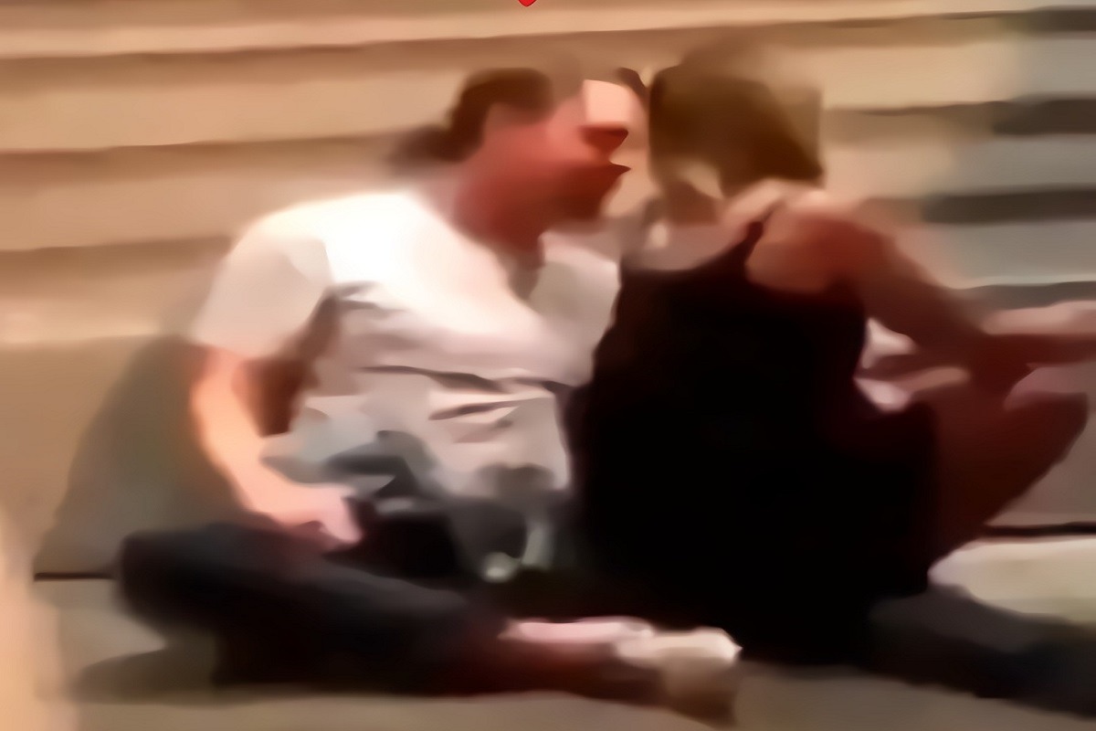 Video Redskins Head Coach Jay Gruden spotted DRUNK Spitting game to Young Woman "VSCO girl" Thot?