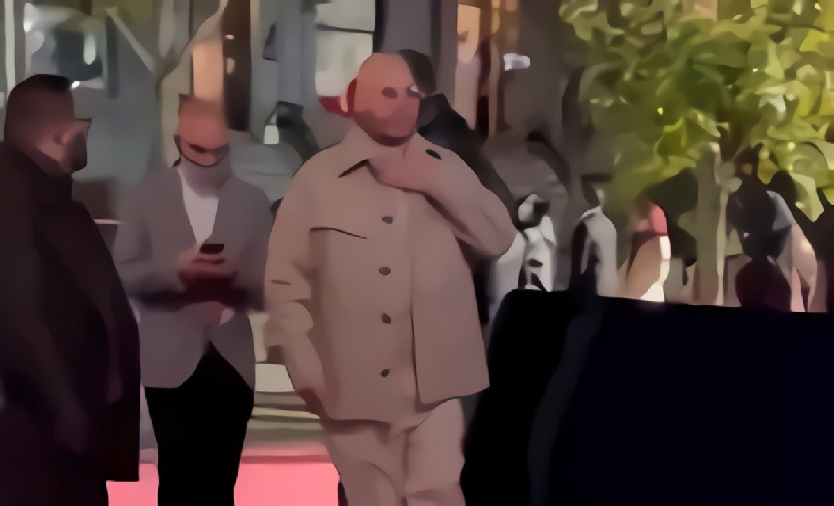 Does Fat Joe Have Two Left Knees? Here is Why the Fat Joe Two Left Knees Rumor Started. Details on why people think Fat Joe has two left knees.