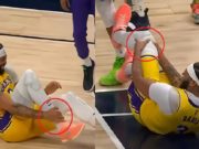 'Trade AD' and 'Street Clothes' Trend after Anthony Davis Gets Injured Twice in Same Game and Leaves Game Twice
