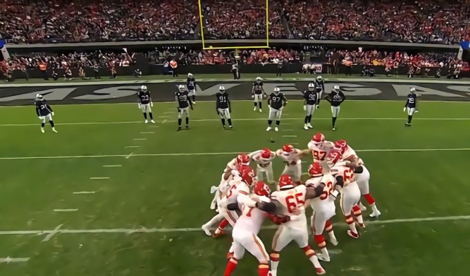 Some People Think Chiefs 'Ring-Around-The-Rosie' Move Proves Andy Reid is the Most Unique Play Caller Ever