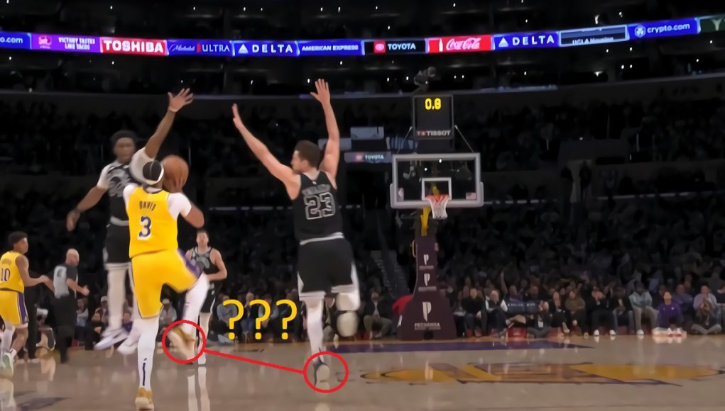 anthony-davis-half-court-shot-ankle-injury-reaction-5