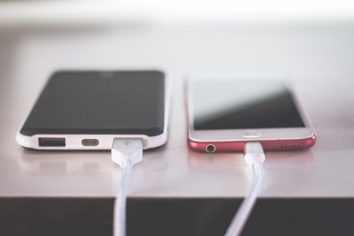 apple-usb-c-elizabeth-warren-10