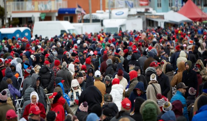 'Blacks for Trump' Taking Pictures Next to 'White Power' Symbol Held Up by White People at Ohio Rally Goes Viral