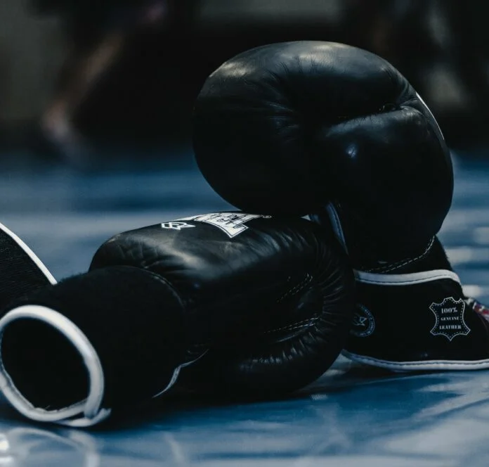 canelo-alvarez-boxing-gloves