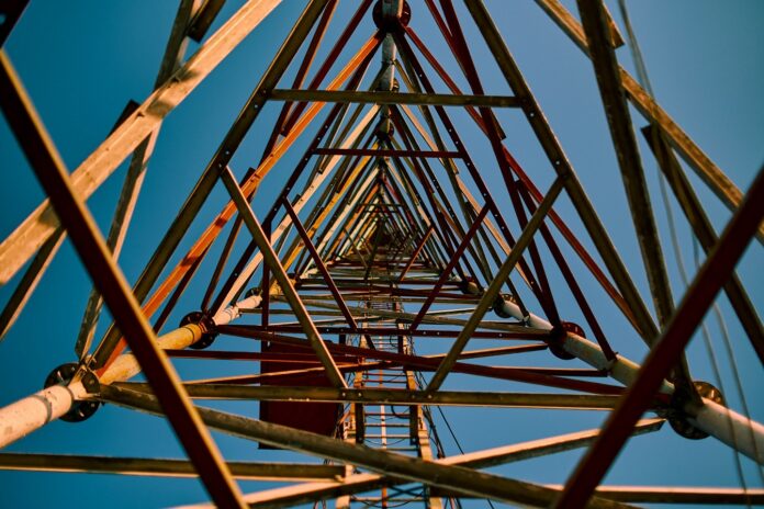 cellphone-mobile-phone-tower