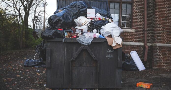 chicago-goon-enemy-son-trash-can-1