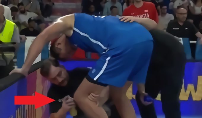 Closeup View of Danilo Gallinari's Knee Implosion Injury During FIBA World Cup Qualifiers Italy vs Georgia Goes Viral