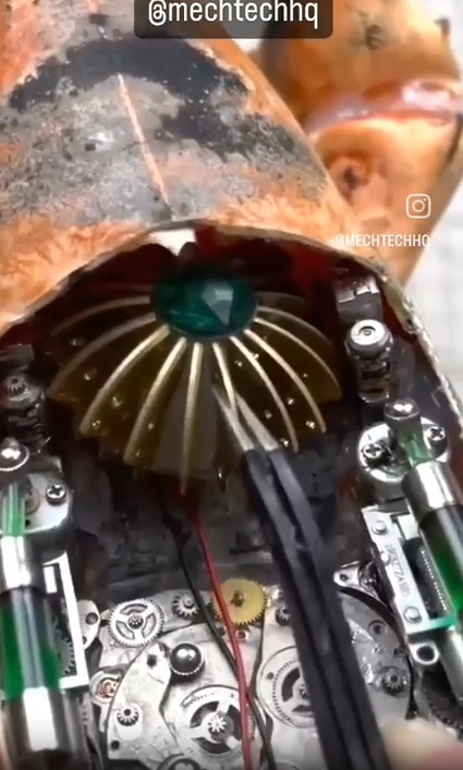 Man Brings Dead Lobster Back to Life as a Lobster Robot in Creepy Lobstercons Video