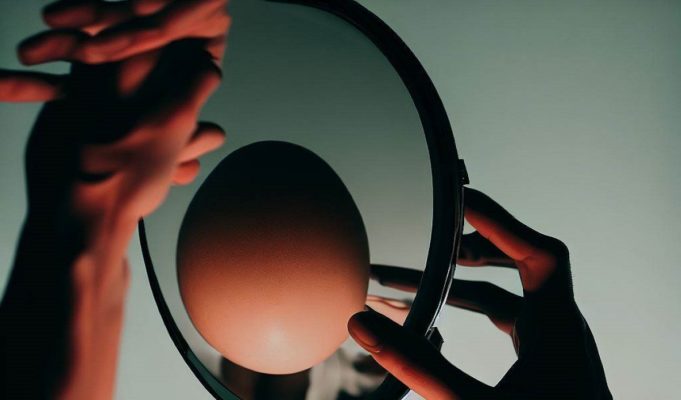 How Does the Mirror Know an Object is There? Viral Egg Paper TikTok Video Explained with Science
