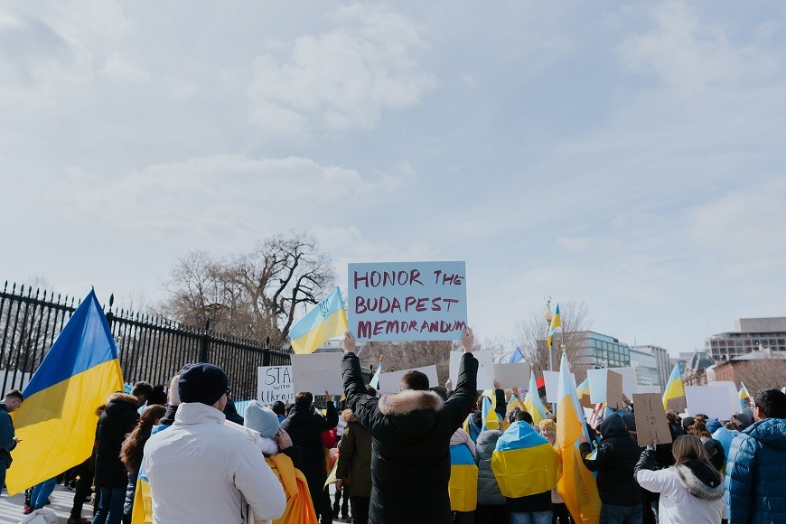 People Protesting Ukraine War in Washington DC.
